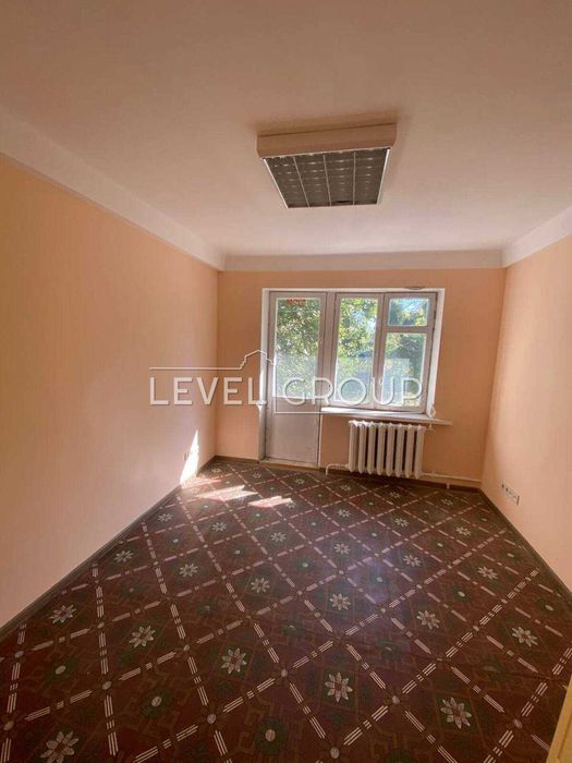 Продаж окремої будівлі на великій земельній ділянці на Старій Дарниці