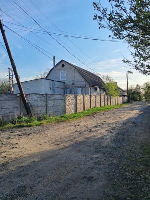 Продам будинок 2х поверховий