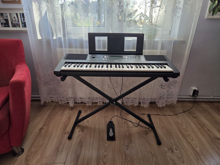 Keyboard Yamaha PSR-E373
