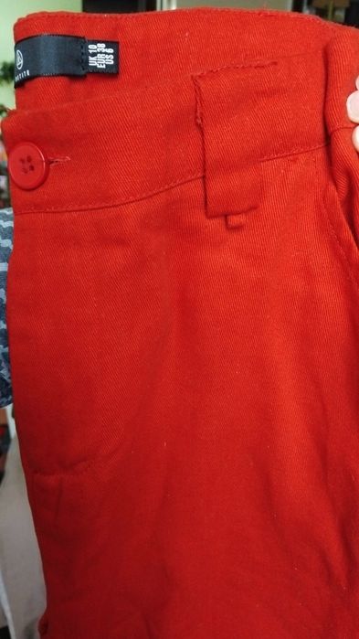 Червоні джинсів джогери