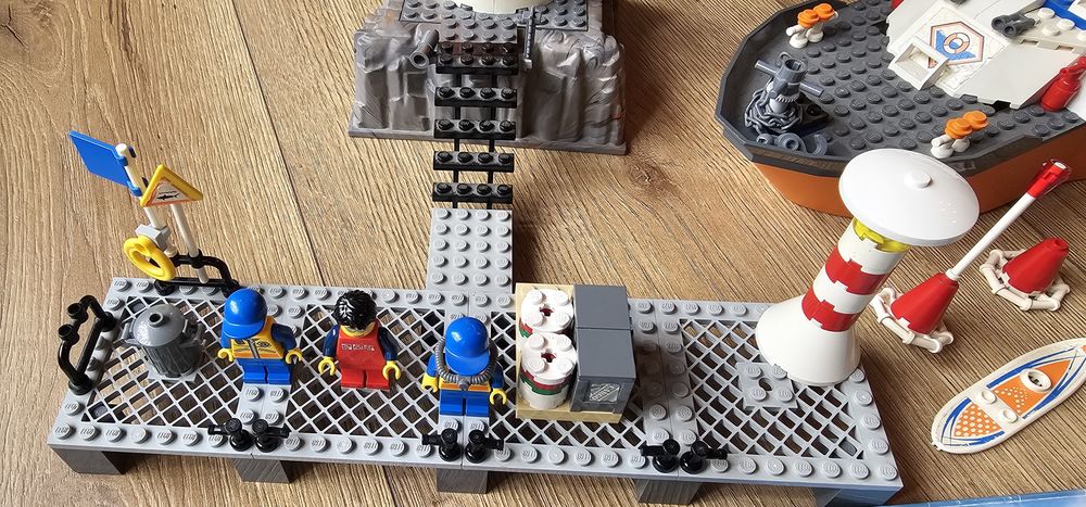 Lego łódź patrolowa baza bazy straży przybrzeżnej  7739 klocki
