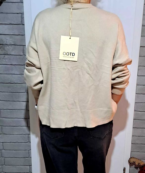 Nowy sweterek z kokardkami oversize bezowy delikatny m