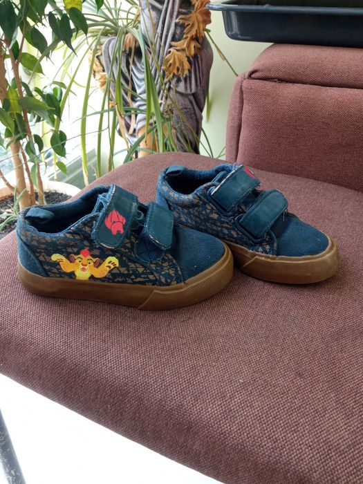 Туфлі кросівки мешти