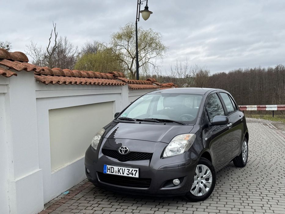 Toyota Yaris 1.3 benzyna LED KLIMATRON dobra wersja