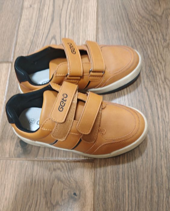 Buty sportowe eleganckie nr 32