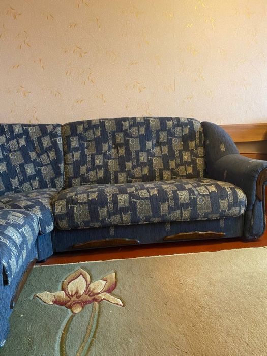 Продам диван - куточок з розкладним ліжком