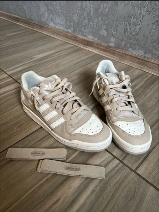 Buty adidas forum low 44