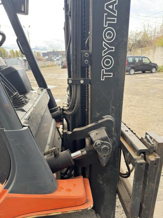 Продам навантажувач Toyota 2008 року