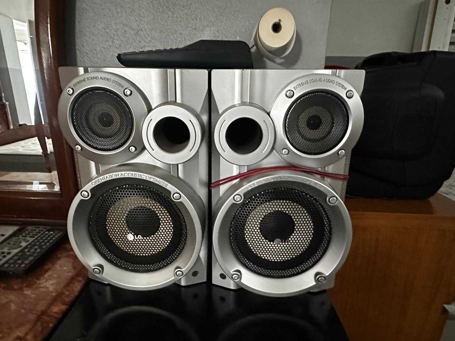 Radio Cd e cassetes com móvel