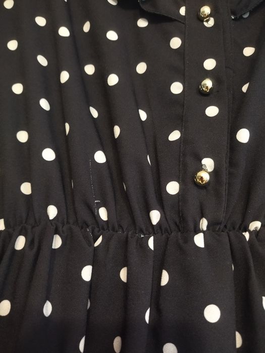 Sukienka w stylu Vintage w grochy