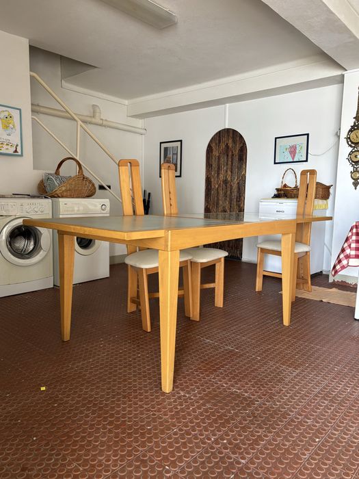 Mesa de refeiçoes