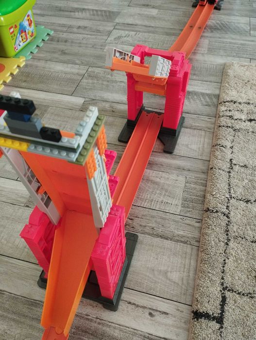 Hot Wheels Track Builder Stunt Bridge. Хот Вілс