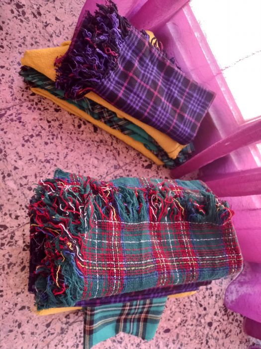 Tecidos de qualidade lã Tartan / escocês  várias cores - LER ANUNCIO