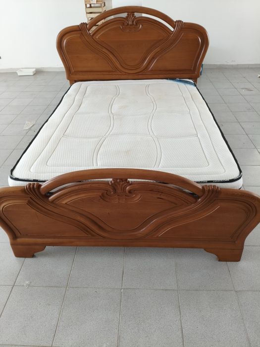 Cama de casal com colchão
