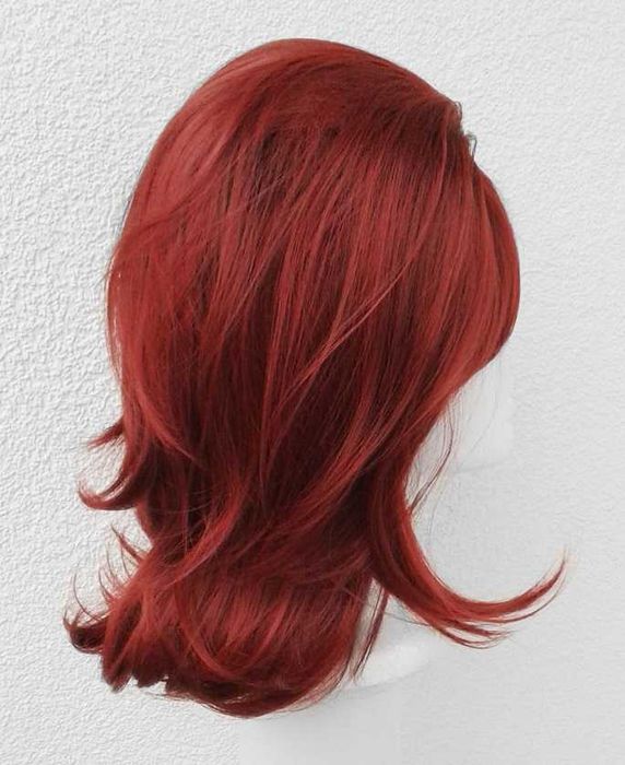 Czerwona peruka fryzura lata 60 70 te natapirowana Peggy Bundy wig