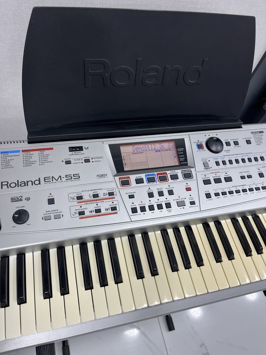Аранжировщик - Синтезатор Roland EM-55 / Интерактивная клавиатура