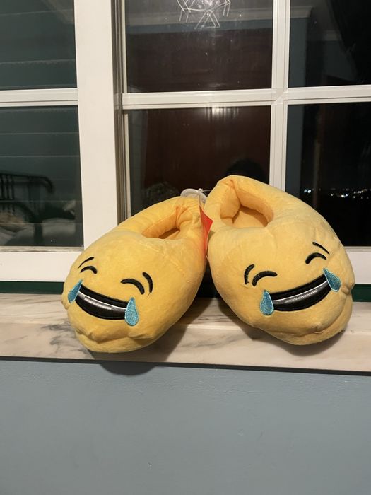 Pantufas emoji novas