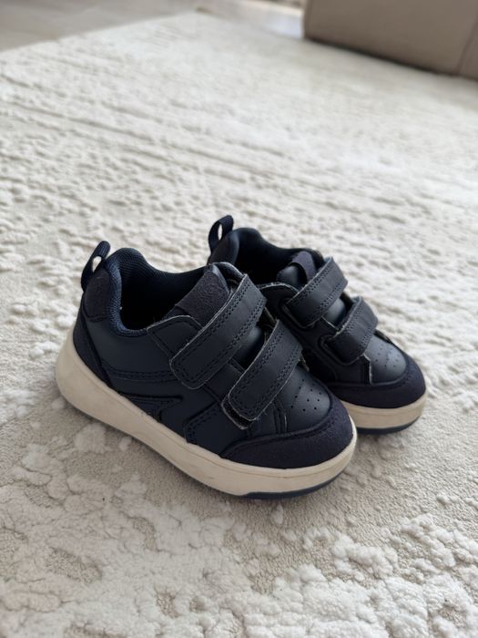 Продам капчики, одягав пару раз син