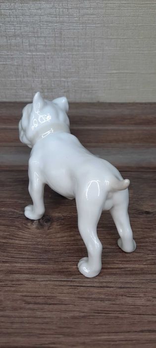 Статуэтка " Бульдог " Plaue Schierholz Германия.