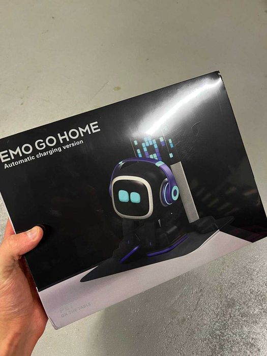 Робот Emo Go Home Robot