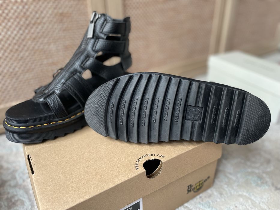 Sandały skórzane Dr. Martens OLSON r 40