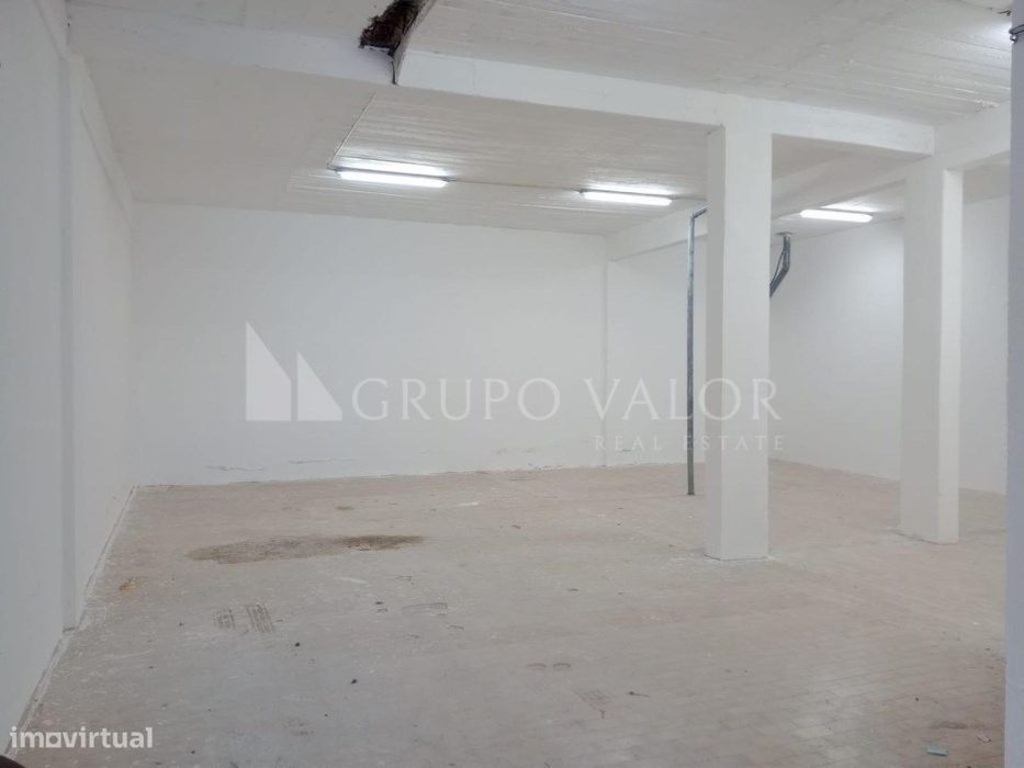 Garagem 120m2, na Abrunheira