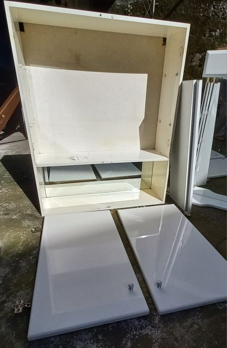 Conjunto 3 móveis WC brancos