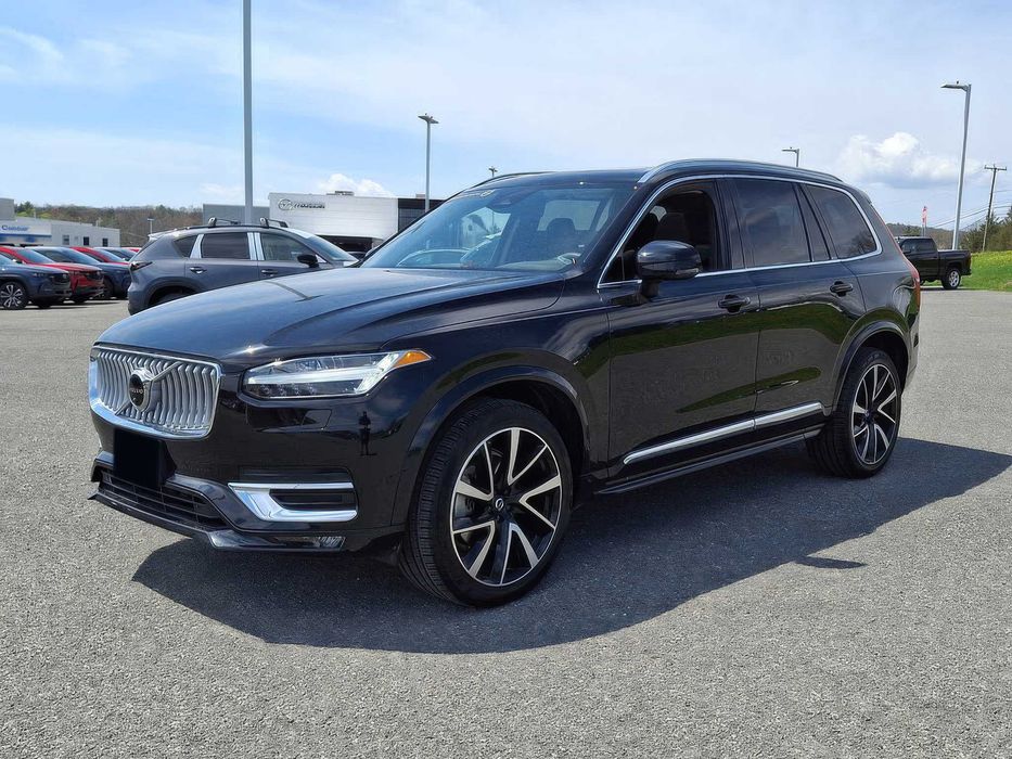 Volvo XC90 T8      2023