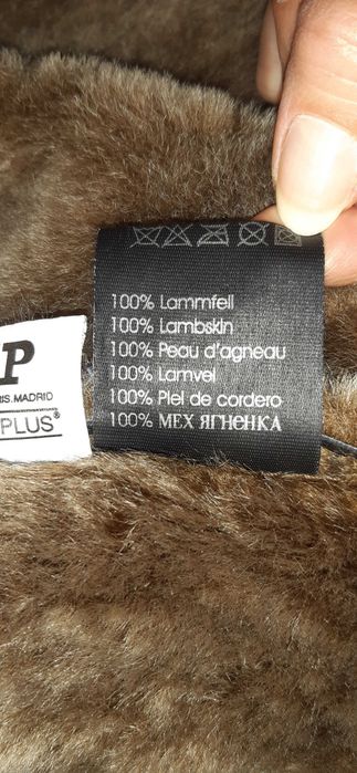 Продам новую дубленку из меха ягненка. Цена 5000 грн.