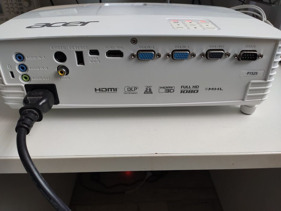 Projektor rzutnik DLP Acer P1525 uszkodzony