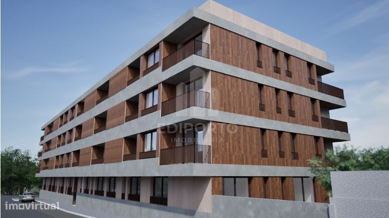 Apartamento  T2 e garagem fechada para 2 carros com áreas amplas e lum