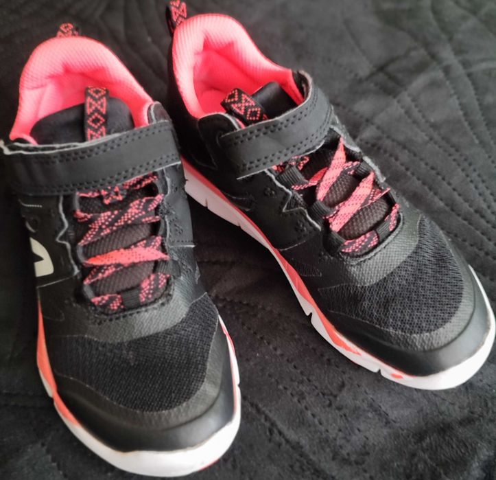 Śliczne buty sportowe adidasy Newfeel r.33