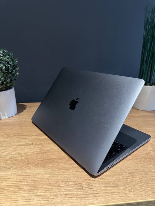 MacBook Pro 13 M1, Space Gray, 8GB / 256GB. (MYD82, 2020) used