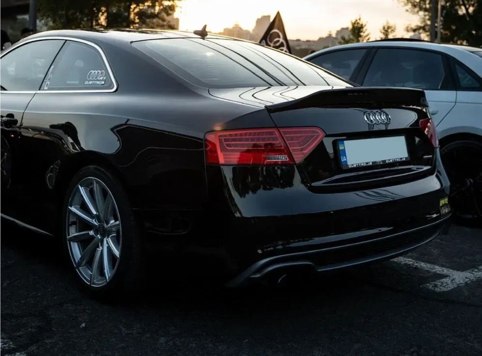 Спойлер на Audi A5 8Т 2007-2016 Coupe стиль Сaractere чорний глянець
