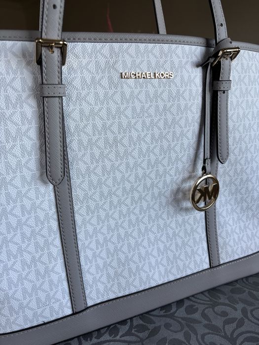 Mala Michael Kors