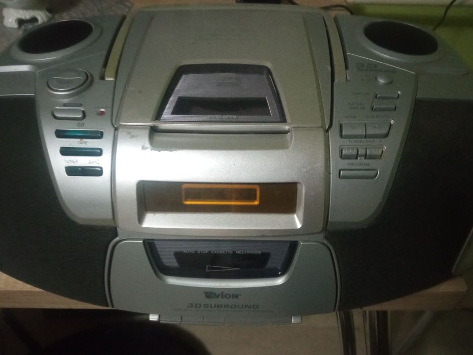 Radio   CD  Kaseta AUX.