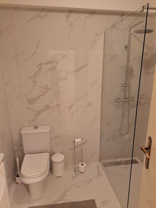 Quarto com Suite para Arrendar - Centro de Famalicão