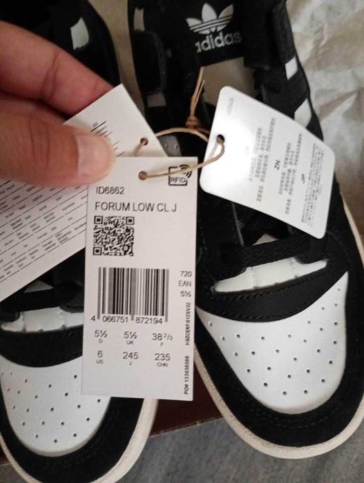 Sapatilhas novas com etiqueta Adidas