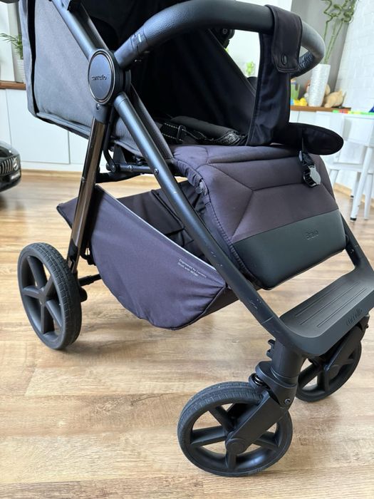 Прогулянкова коляска CARRELLO Bravo