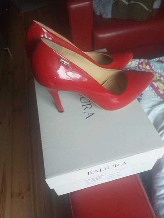 Szpilki czerwone Badura jak nowe