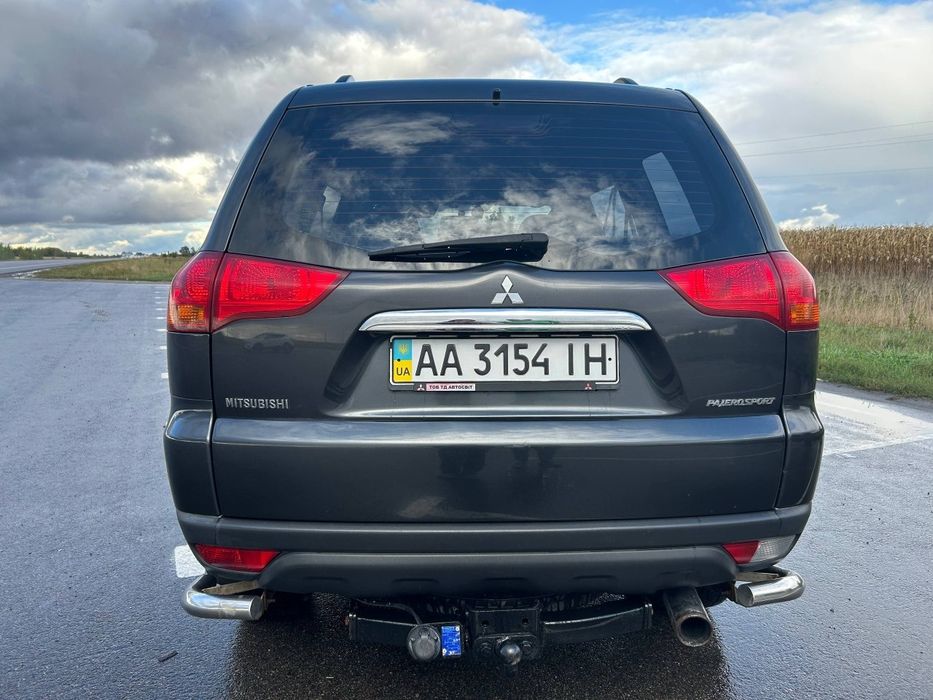 автомобіль паджеро спорт