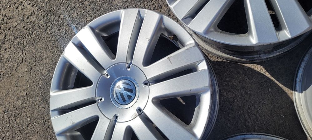 Oryginalne felgi VW 16  5x112 polecam