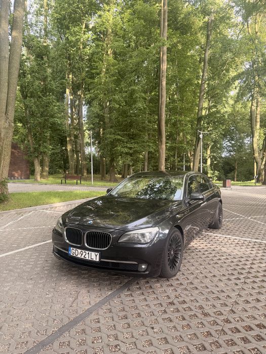 BMW Seria 7 F01 750i xDrive | 4.4 V8 | 450 KM | 2009 | Czarna Limuzyna