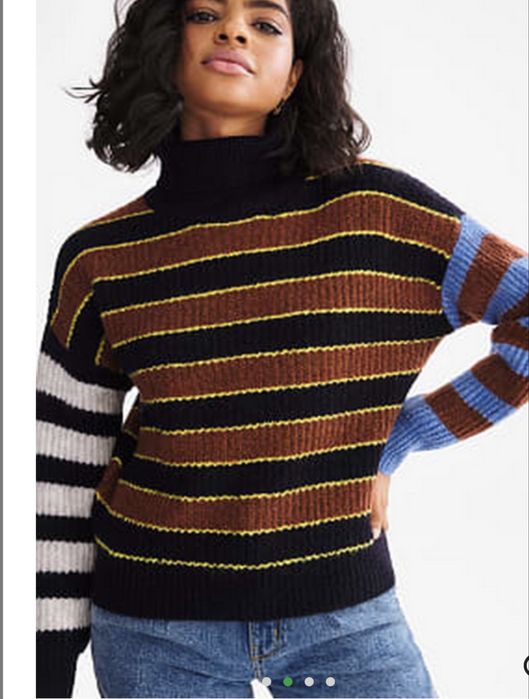 Светр з горловиною у відмінному стані