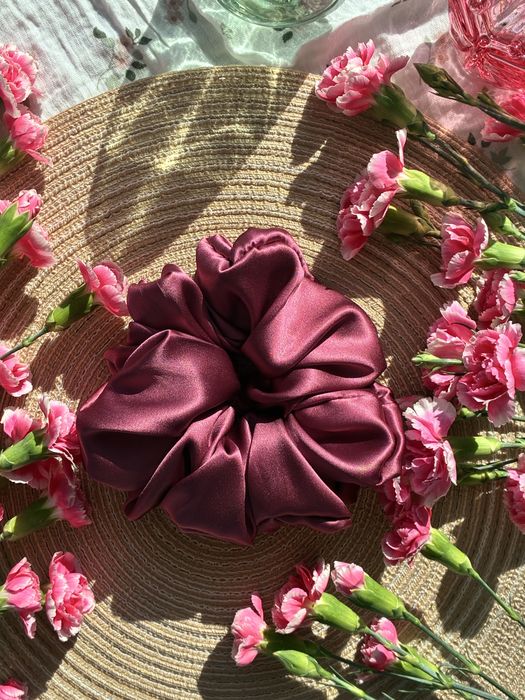 Jedwabna scrunchie do włosów, gumka jedwab włosy