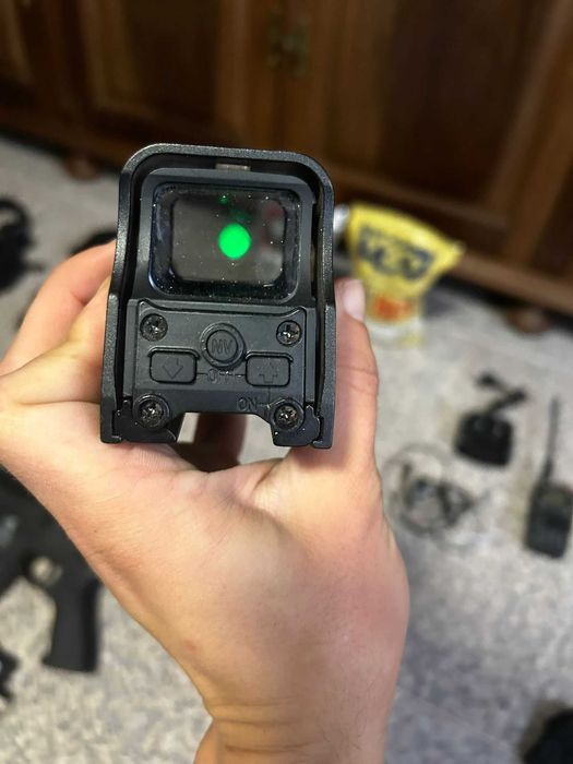 Arma airsoft Lancer Tactical LT12 e material