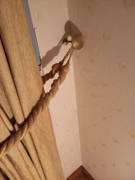 Excelente cortinados em linho e reposteiros