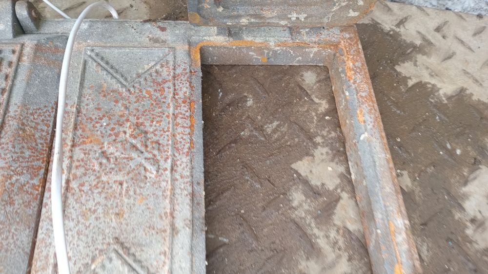 Топочная дверь для печи и камина спаренгная чугунная новая