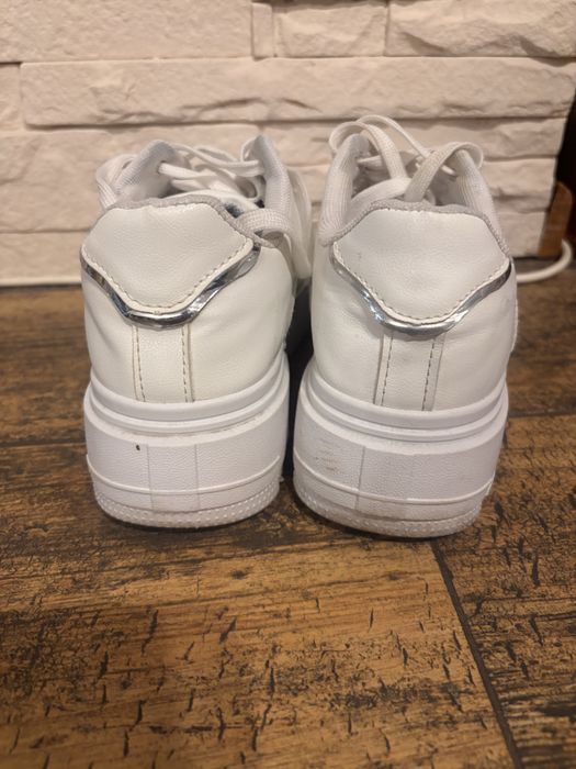 Buty damskie sportowe