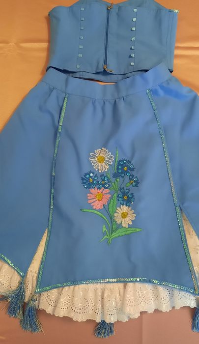 Продам костюм на девочку